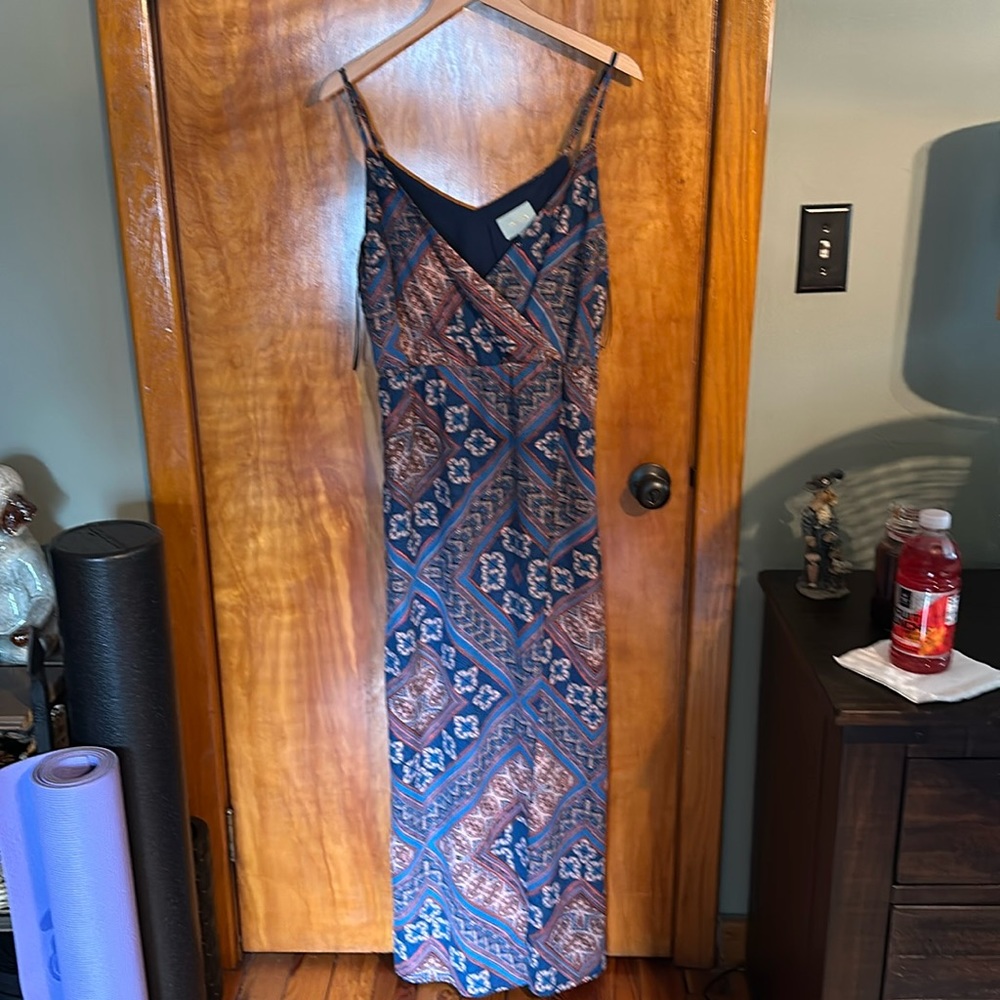 Super cute tribal print faux wrap maxi dress size medium like new silky fabric